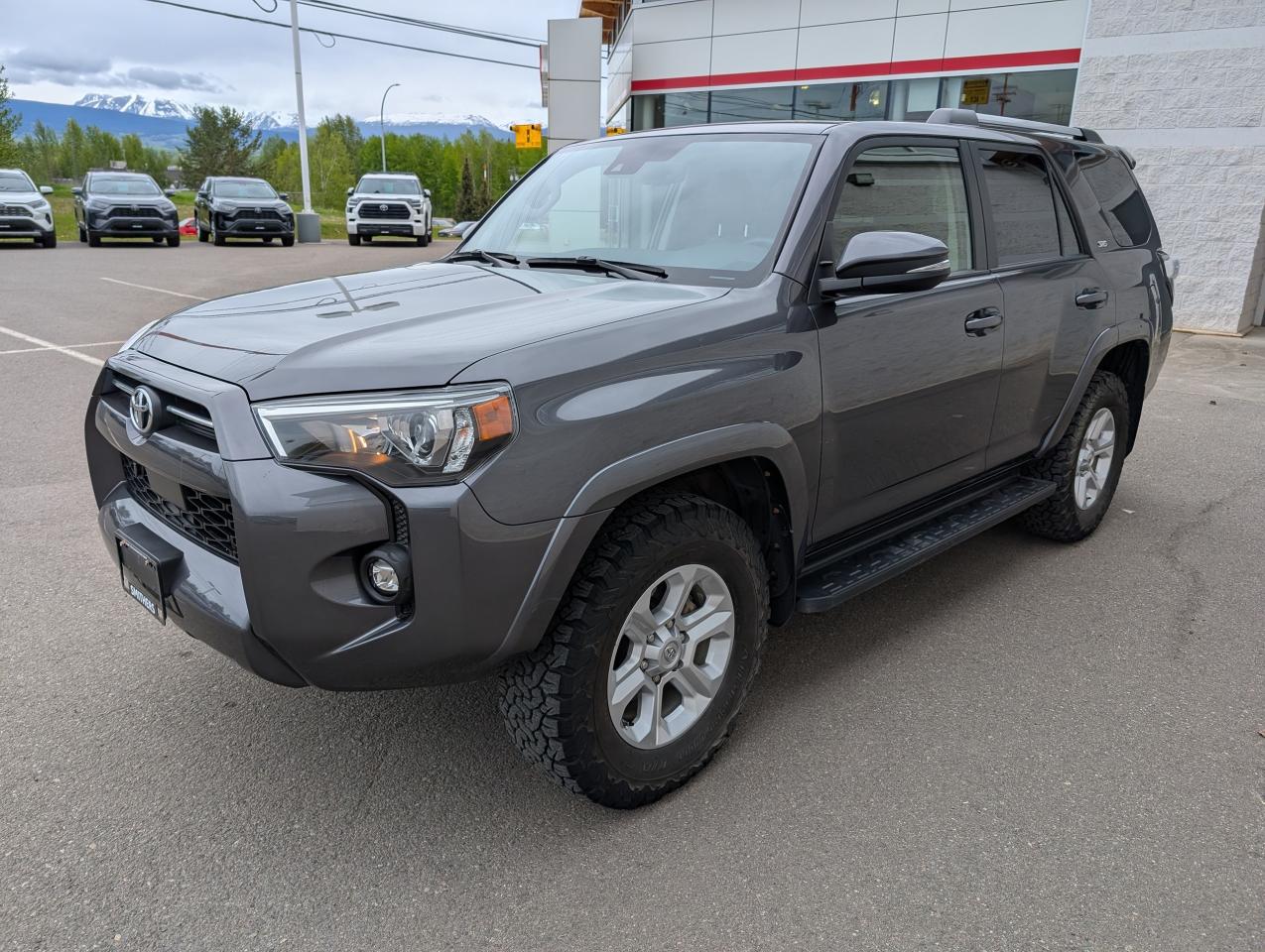 2022 Toyota 4Runner SR5 Photo2