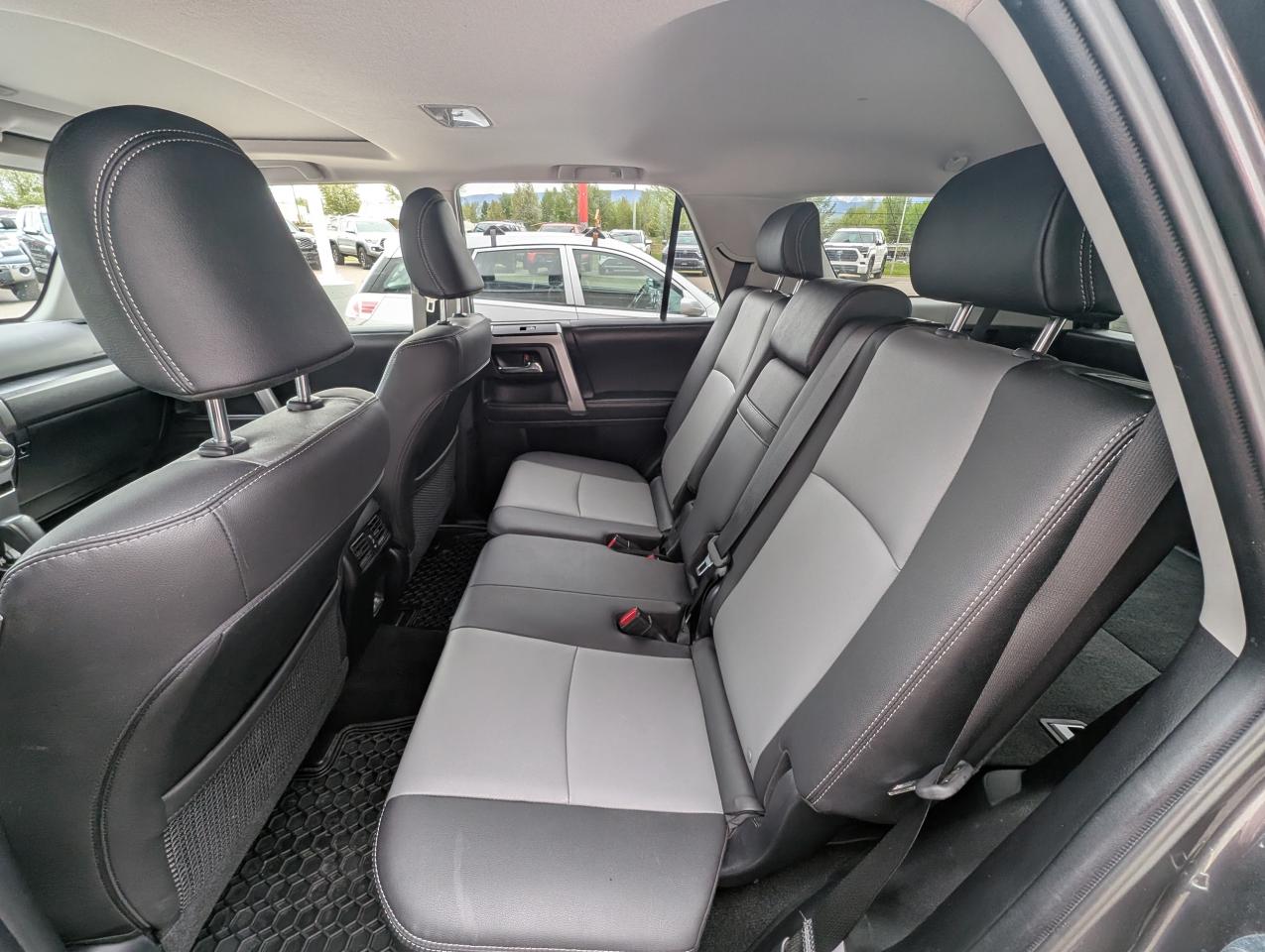 2022 Toyota 4Runner SR5 Photo