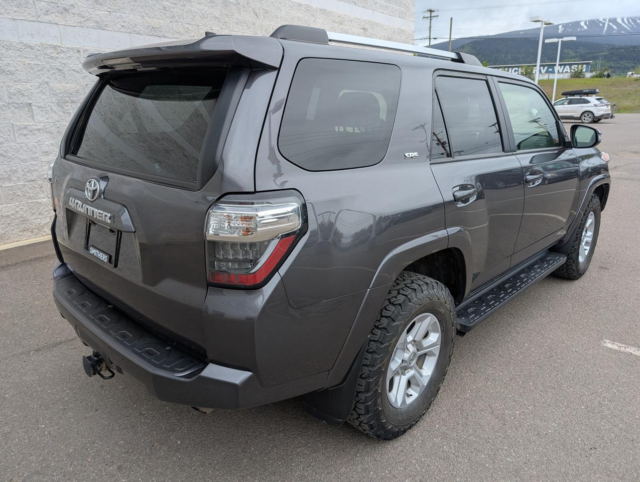 2022 Toyota 4Runner SR5 Photo