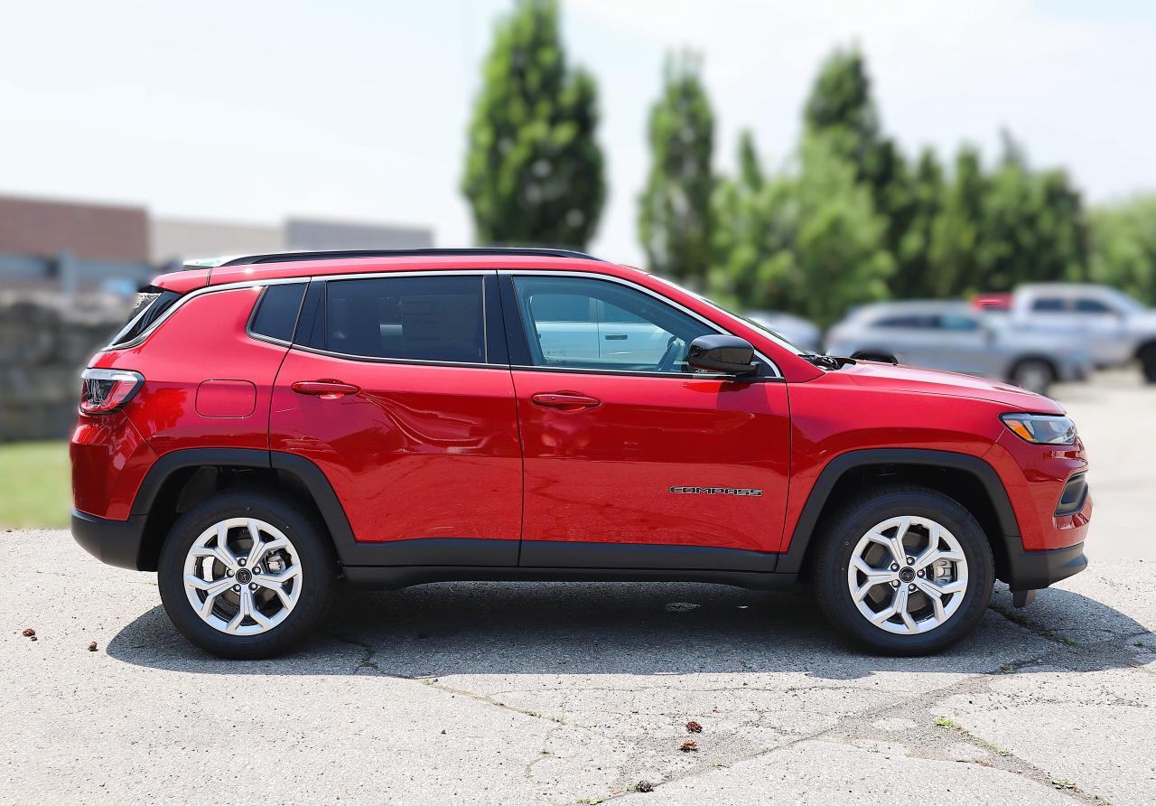 2025 Jeep Compass NORTH 4X4 Photo