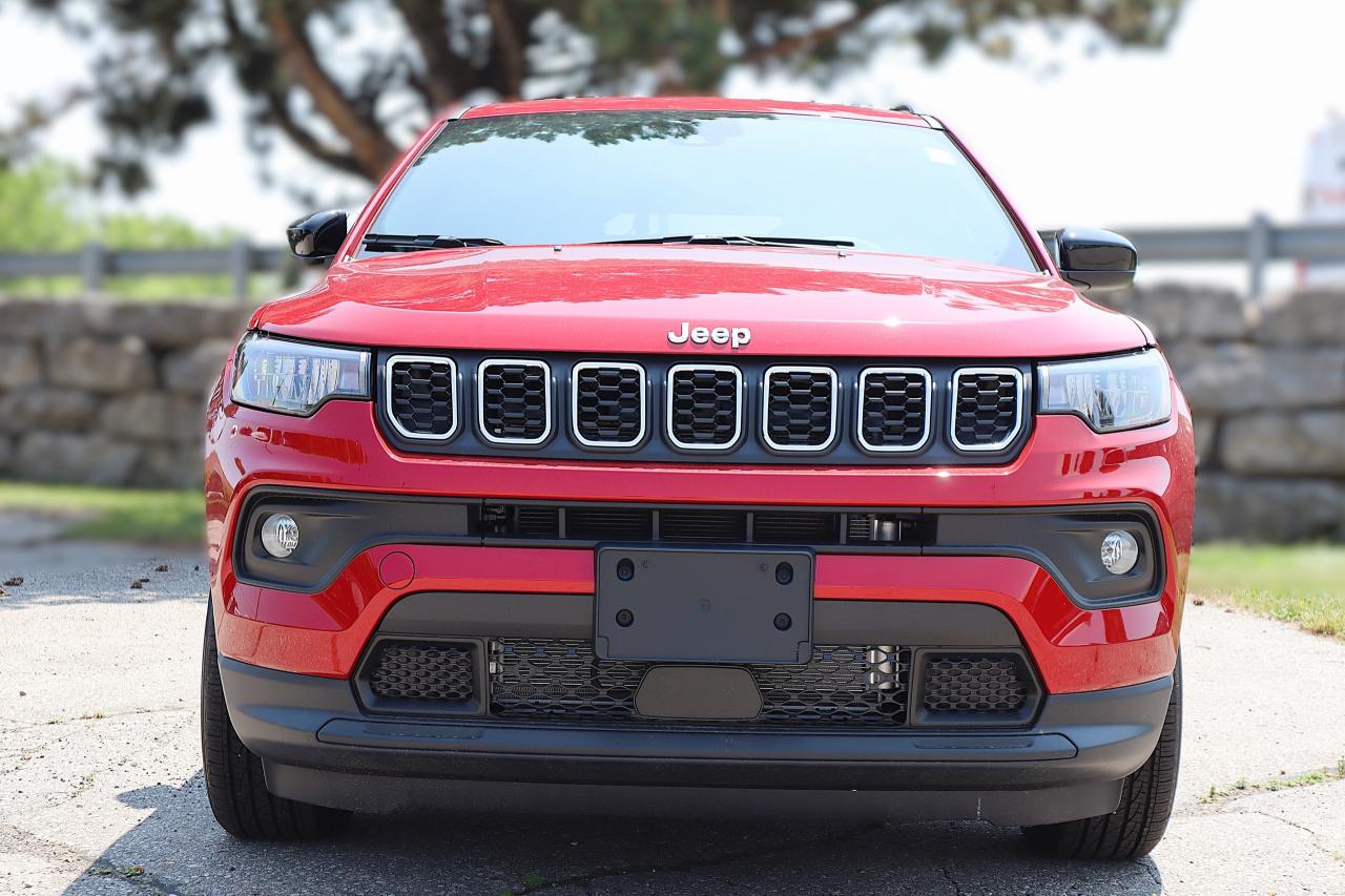 2025 Jeep Compass NORTH 4X4 Photo