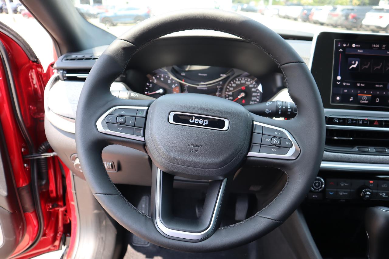 2025 Jeep Compass NORTH 4X4 Photo