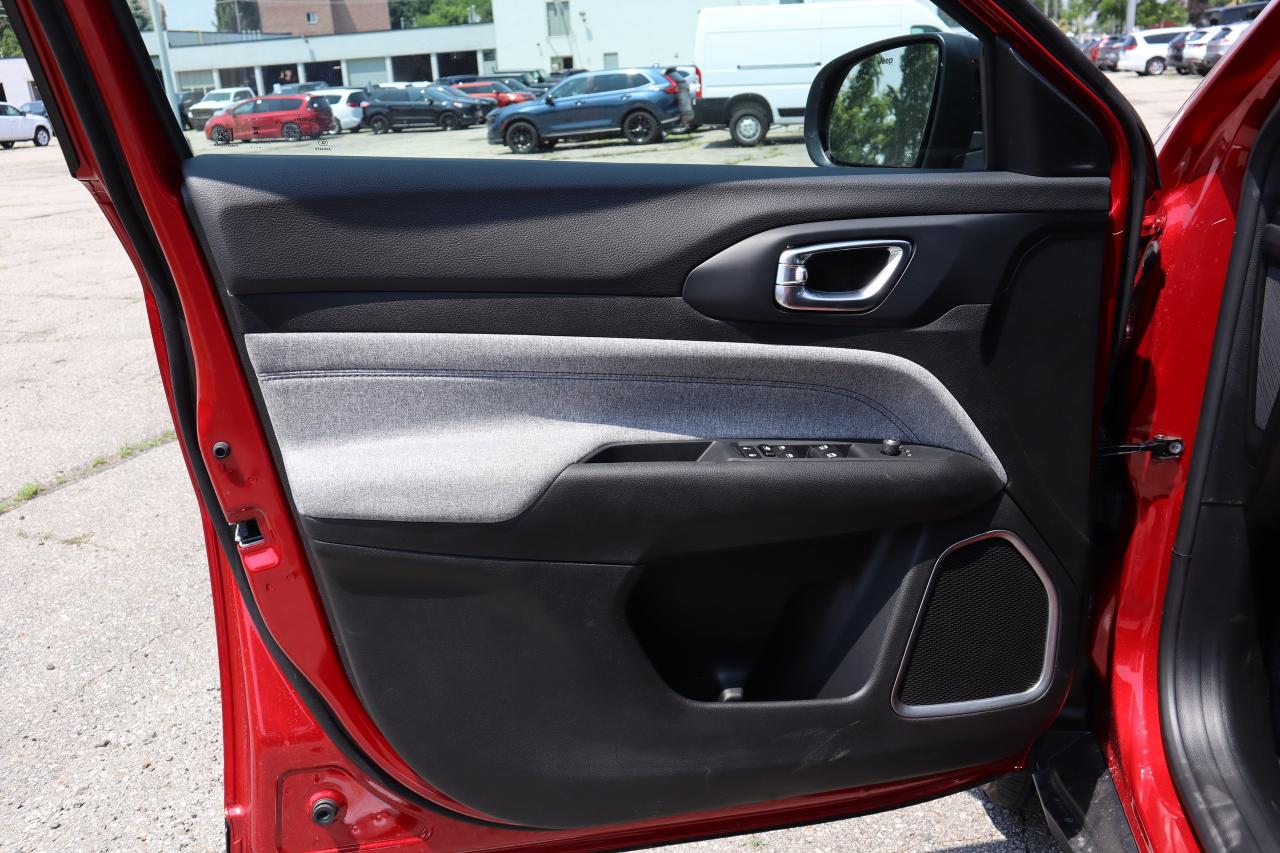 2025 Jeep Compass NORTH 4X4 Photo