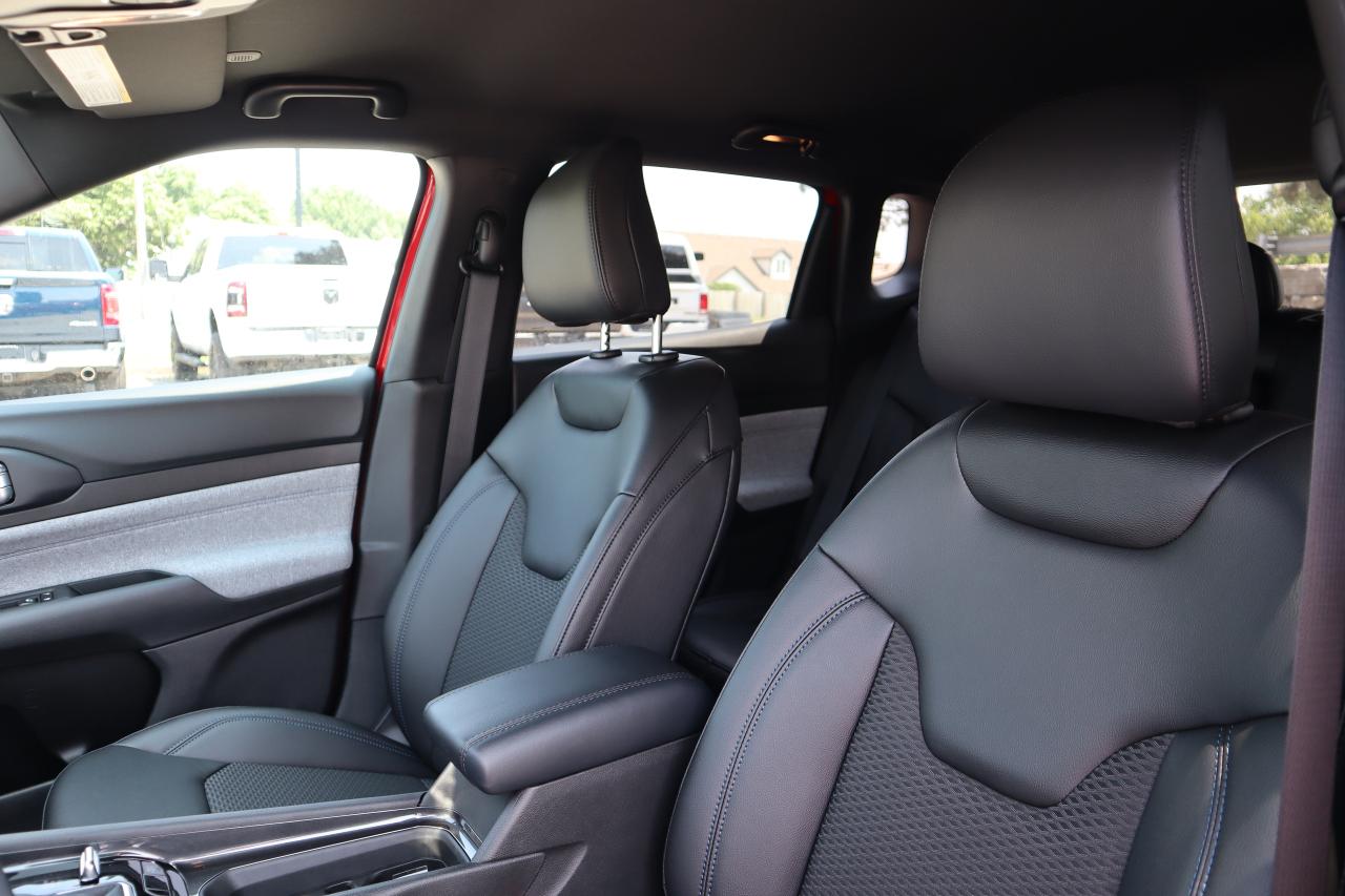 2025 Jeep Compass NORTH 4X4 Photo