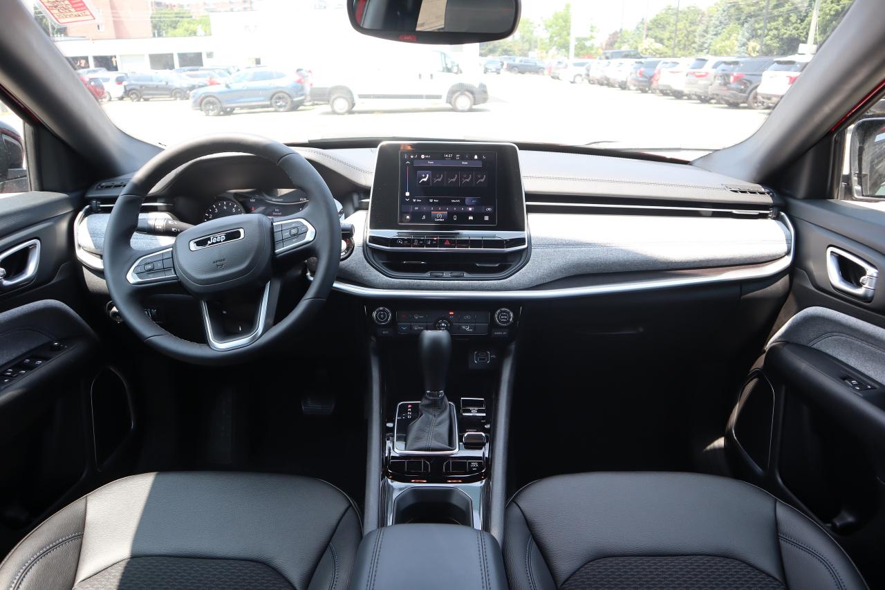 2025 Jeep Compass NORTH 4X4 Photo