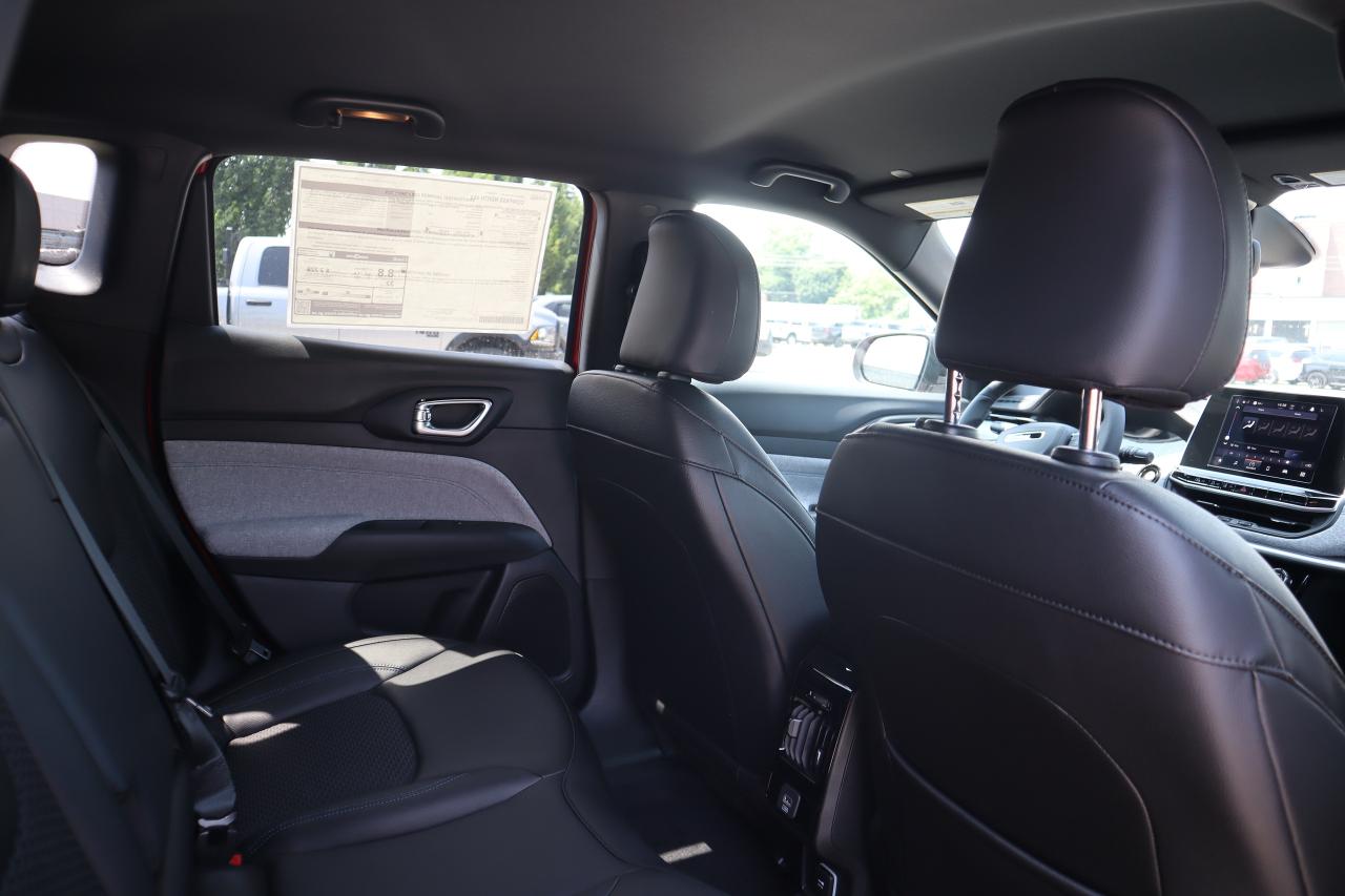 2025 Jeep Compass NORTH 4X4 Photo