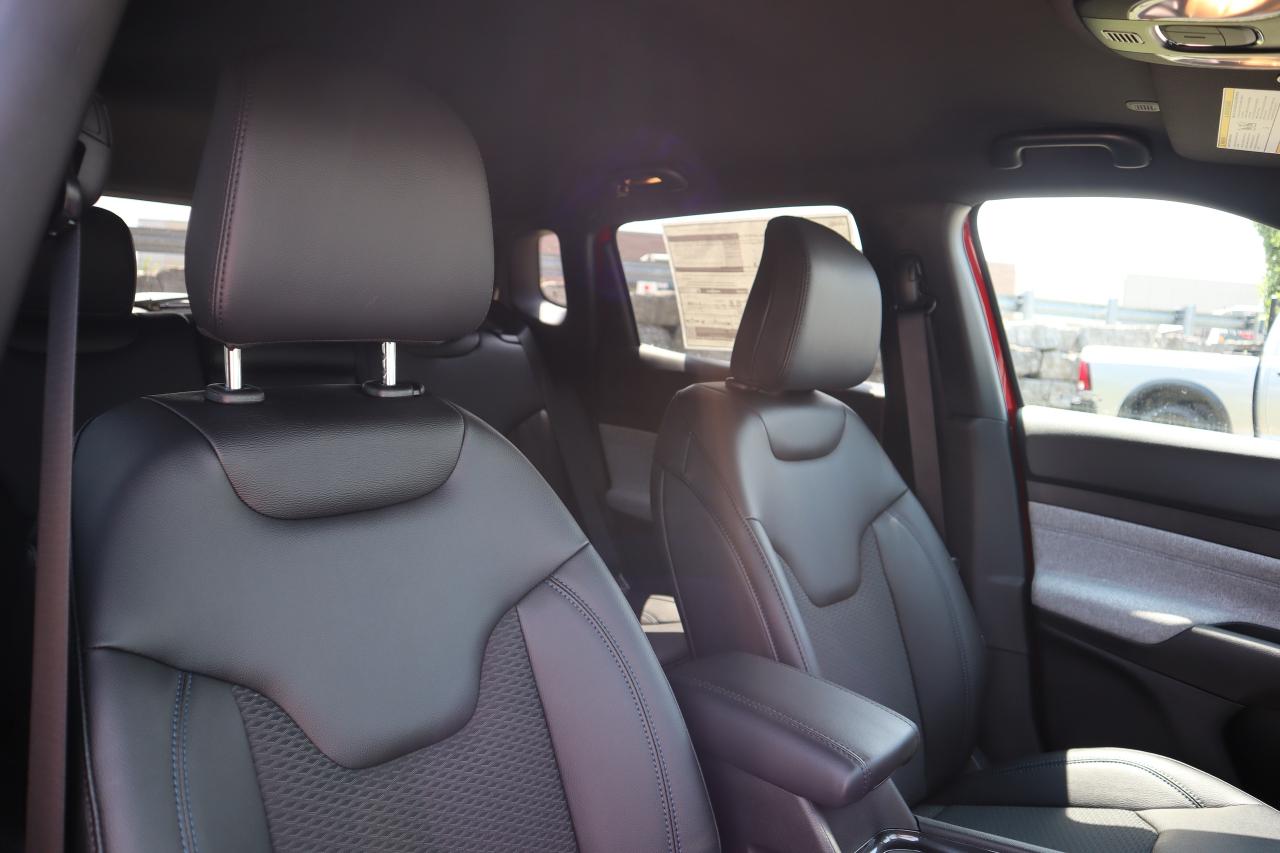 2025 Jeep Compass NORTH 4X4 Photo