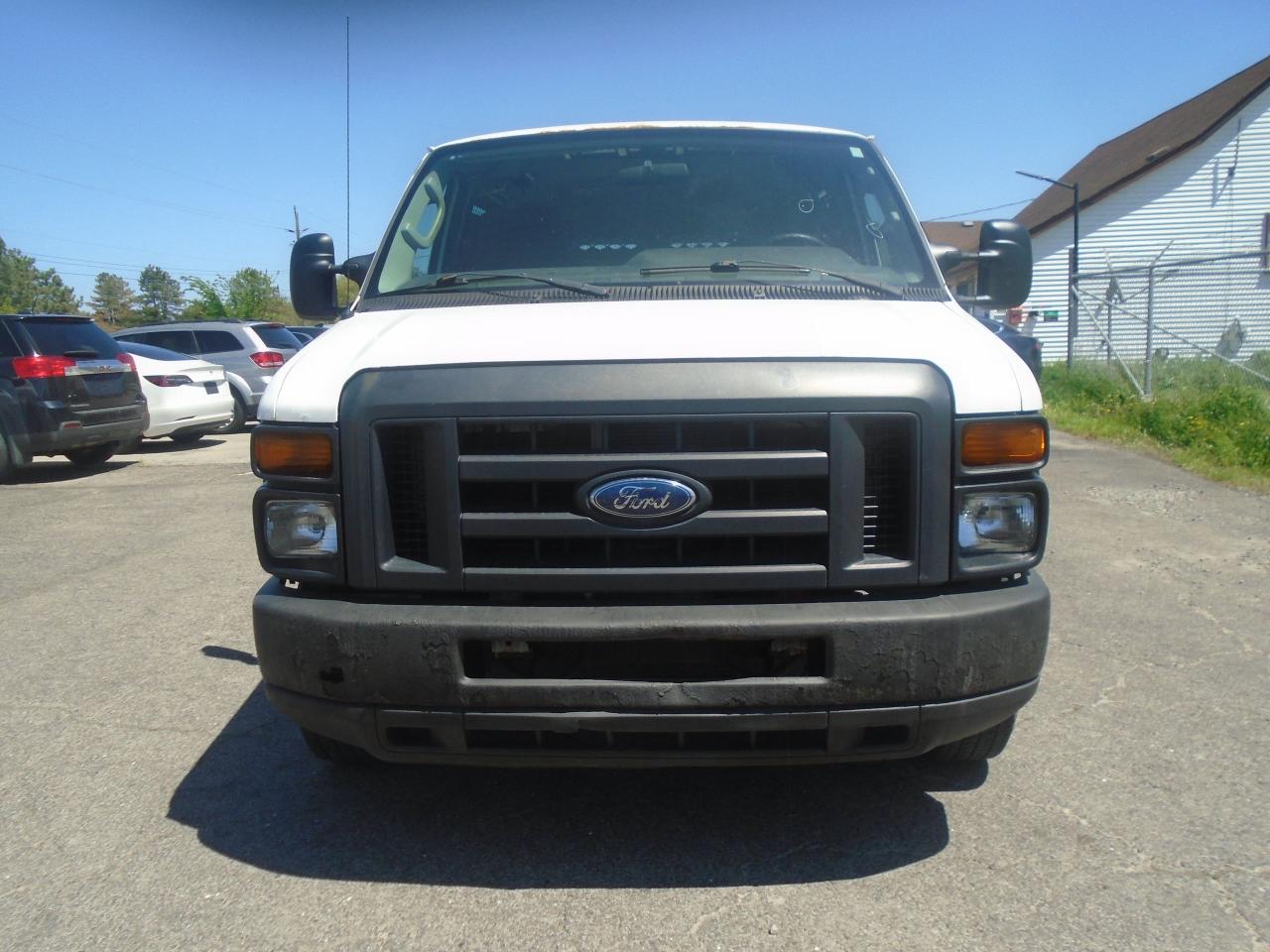 2014 Ford Econoline E-150 Commercial - Photo #3