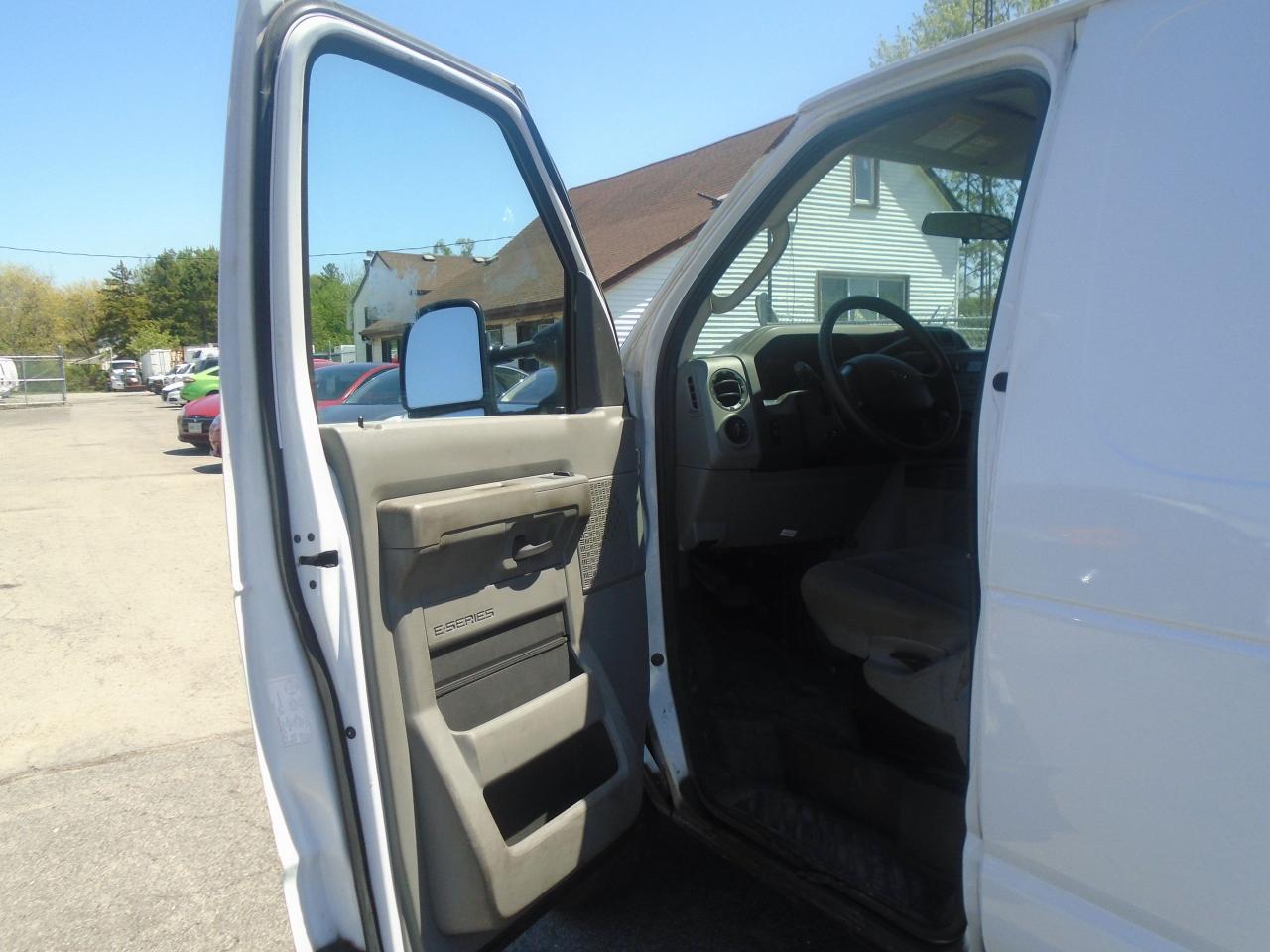 2014 Ford Econoline E-150 Commercial - Photo #9