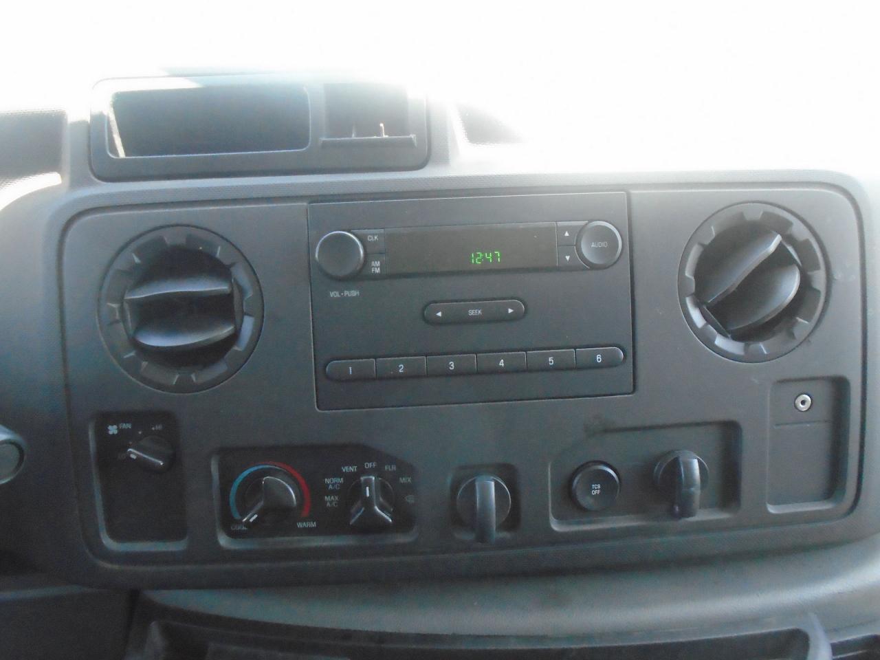 2014 Ford Econoline E-150 Commercial - Photo #15