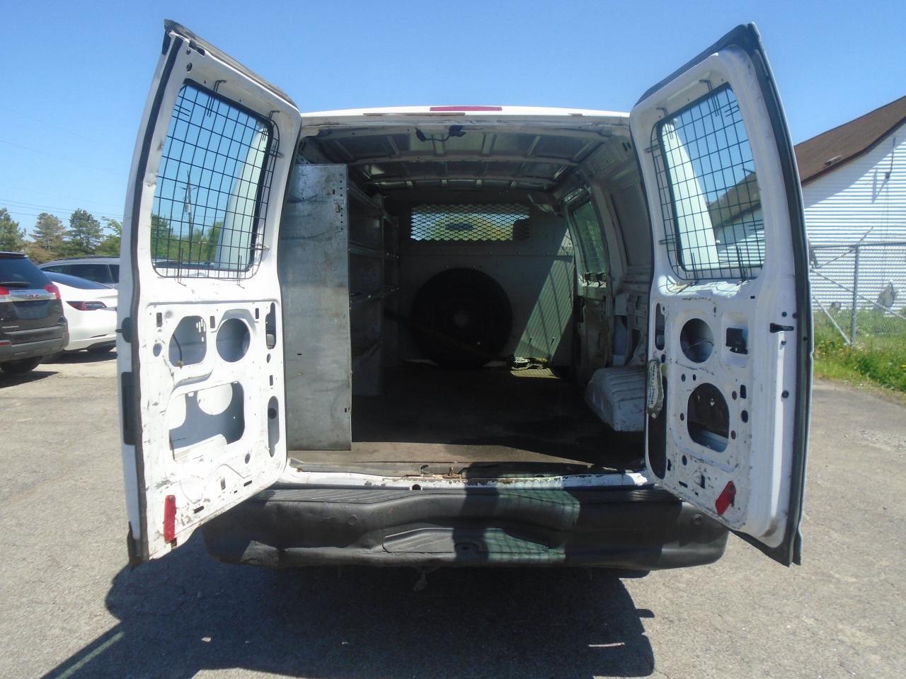 2014 Ford Econoline E-150 Commercial - Photo #18