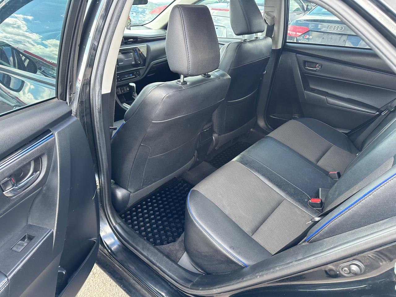 2017 Toyota Corolla SE, AUTO, SUNROOF, ALLOYS, LOADED, CERTIFIED - Photo #17