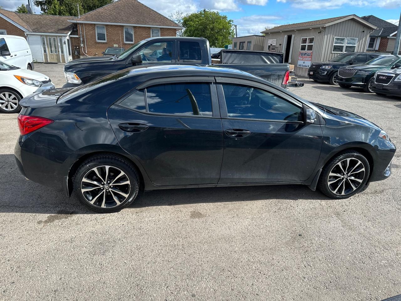 2017 Toyota Corolla SE, AUTO, SUNROOF, ALLOYS, LOADED, CERTIFIED - Photo #6