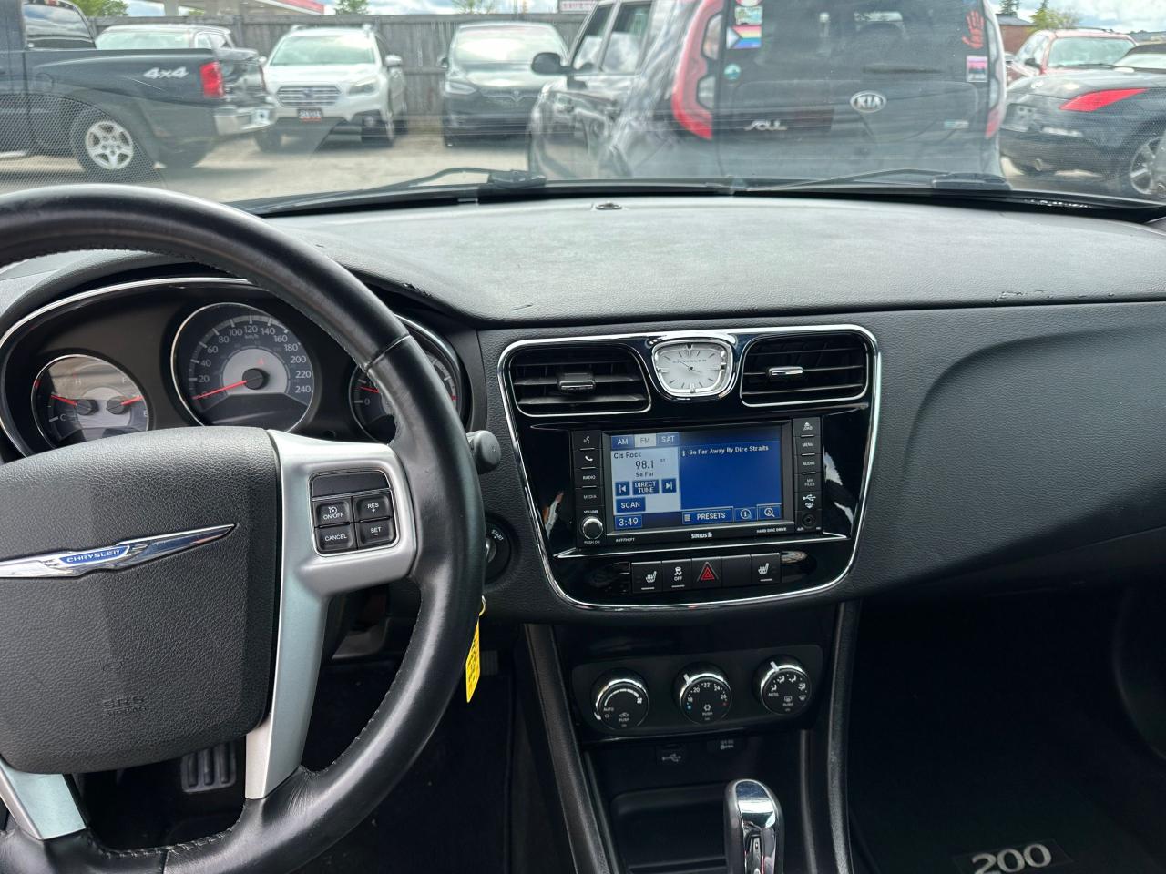 2012 Chrysler 200 TOURING, CONVERTIBLE, ONLY 69KMS, CERTIFIED - Photo #16