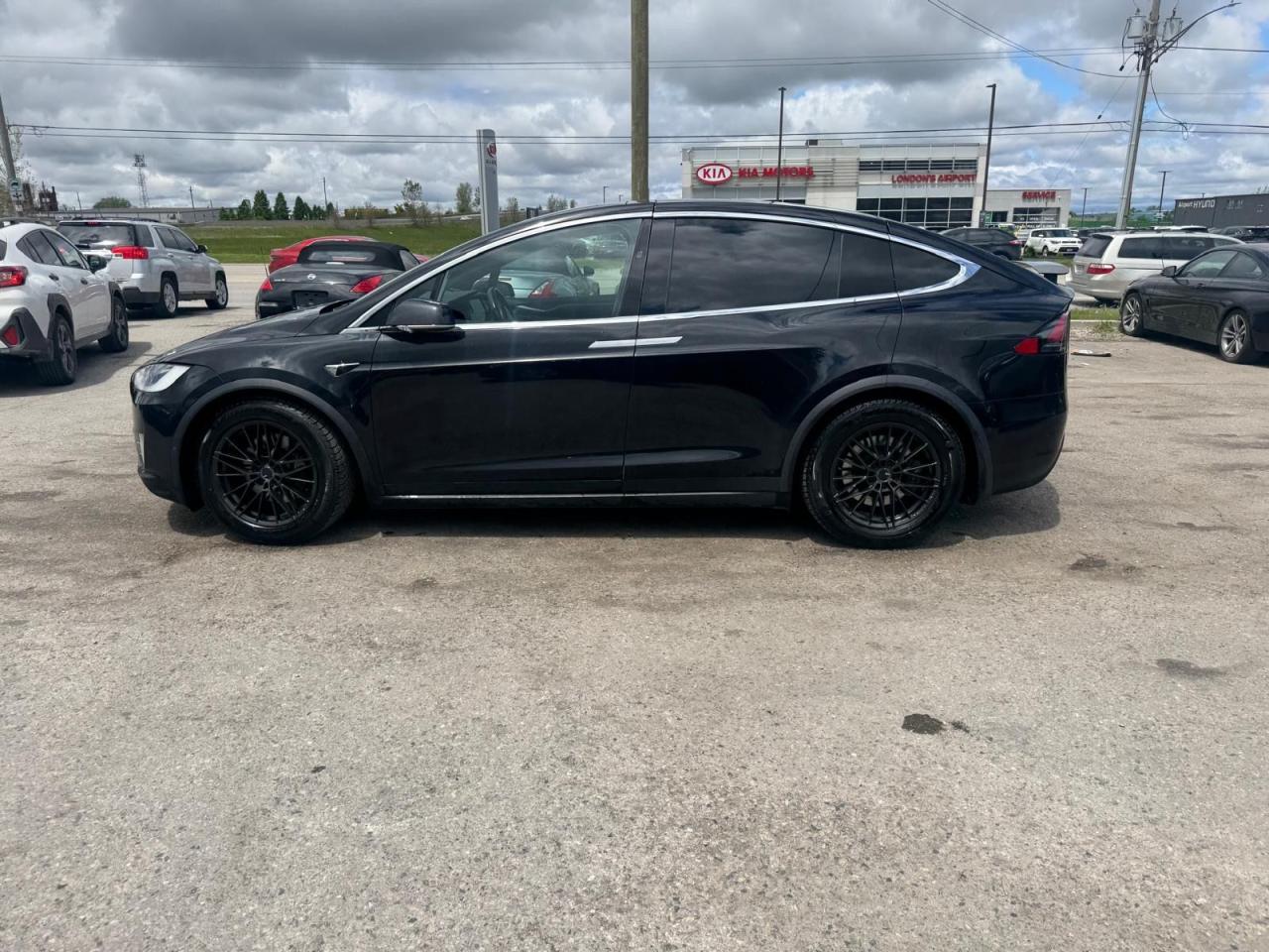 2018 Tesla Model X 100D, AWD, LONG RANGE, LOADED, WARRANTY, CERTIFIED - Photo #2