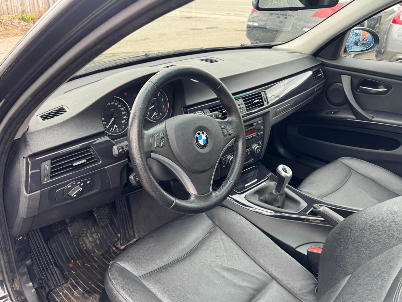 2007 BMW 3 Series 328i, 6 SPEED MANUAL, LOW KMS, ONLY 90KMS, CERT - Photo #10