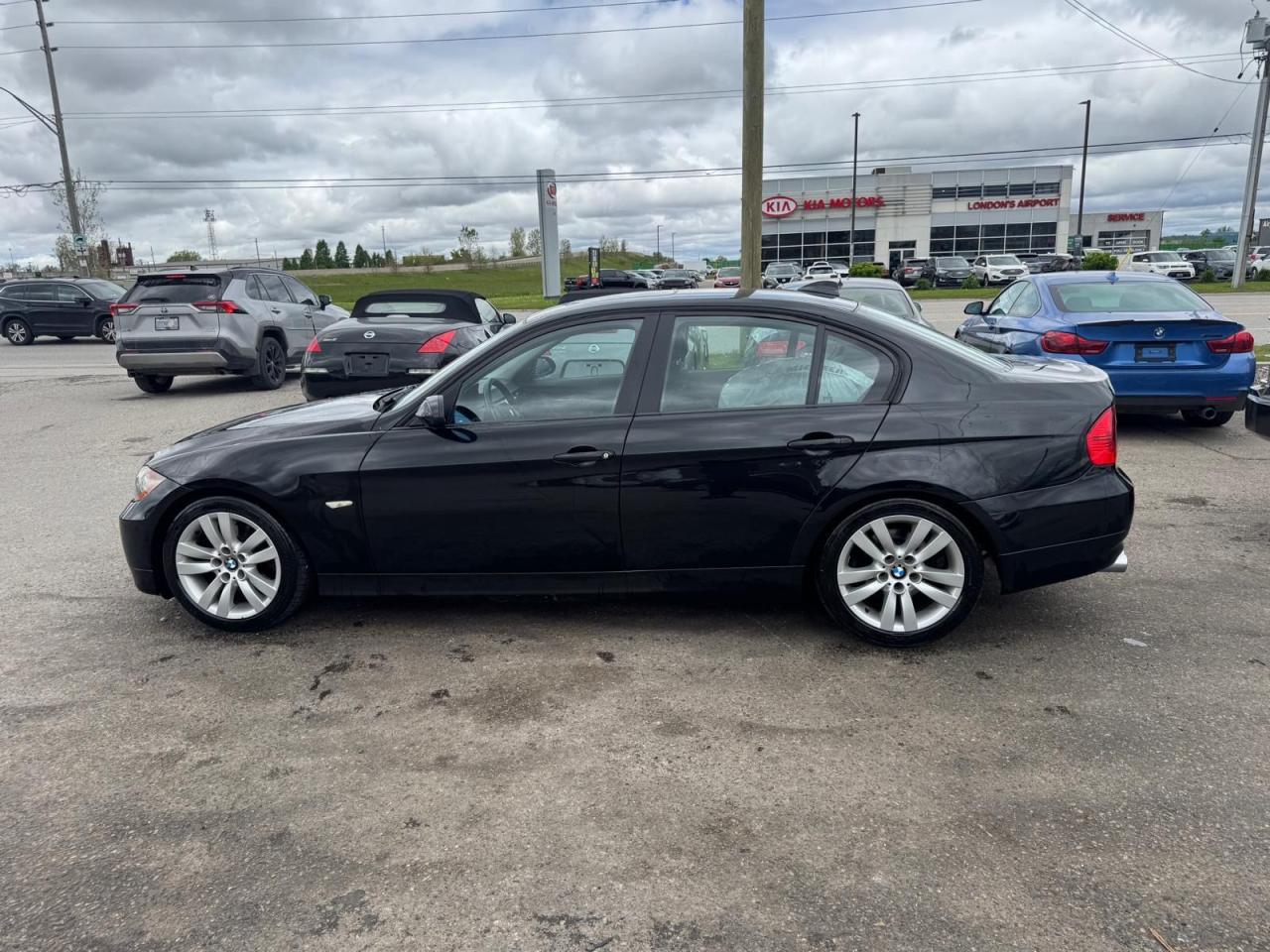 2007 BMW 3 Series 328i, 6 SPEED MANUAL, LOW KMS, ONLY 90KMS, CERT - Photo #2