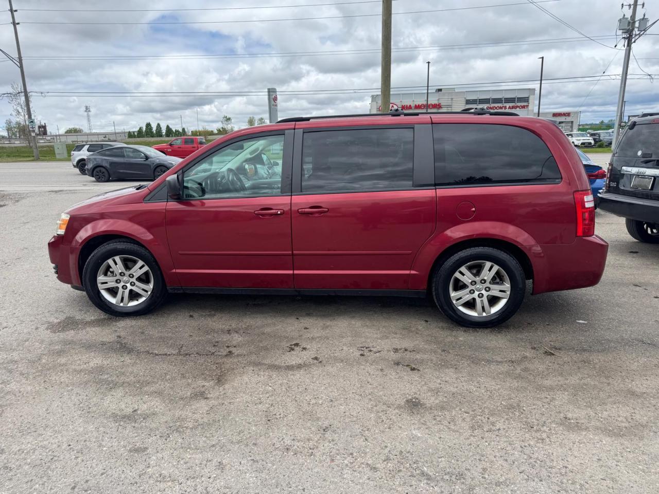 2010 Dodge Grand Caravan SE, STOWNGO, ALLOYS, 3.3L V6, 7 PASSENGER, CERT - Photo #2