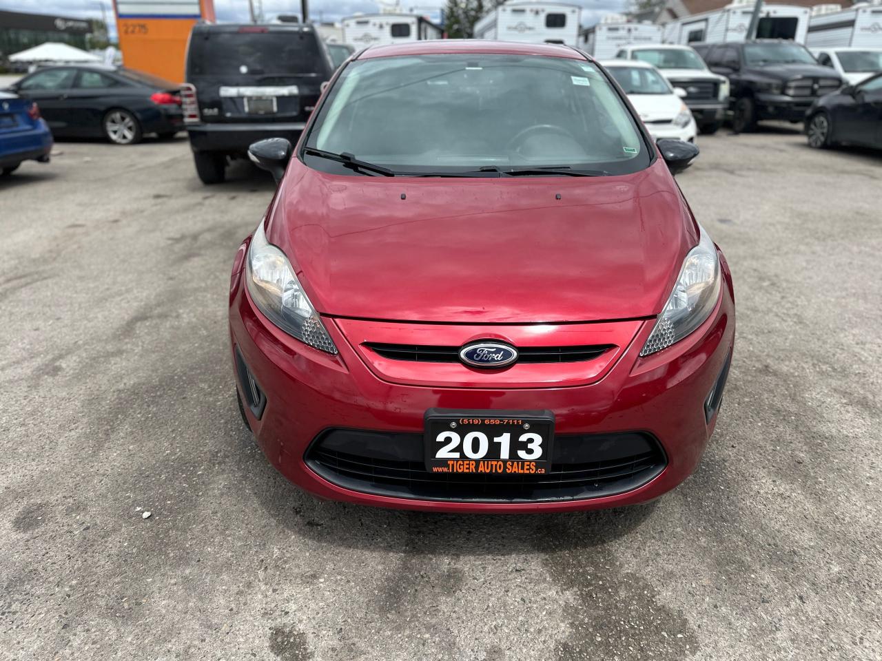 2013 Ford Fiesta TITANIUM, LEATHER, SUNROOF, AUTO, ONLY 96KMS, CERT - Photo #8