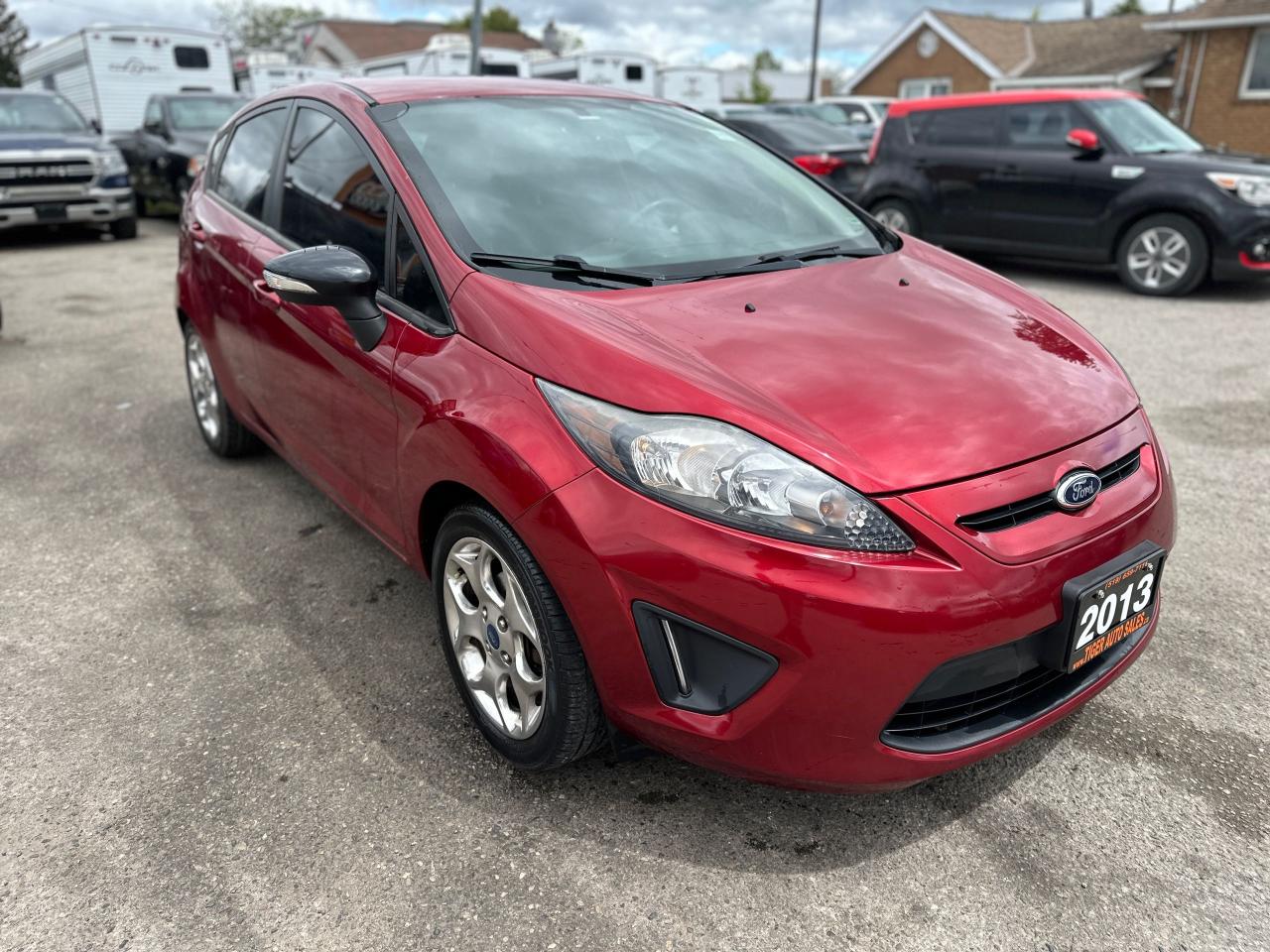2013 Ford Fiesta TITANIUM, LEATHER, SUNROOF, AUTO, ONLY 96KMS, CERT - Photo #7
