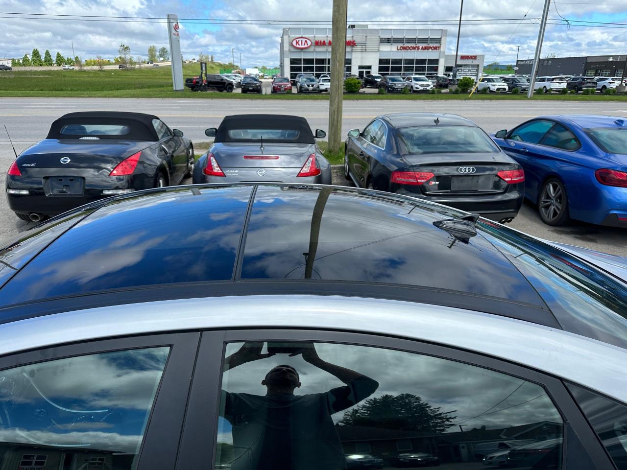 2012 Hyundai Sonata LIMITED, NAVI, SUNROOF, ALLOYS, LEATHER, 1 OWNER, - Photo #11