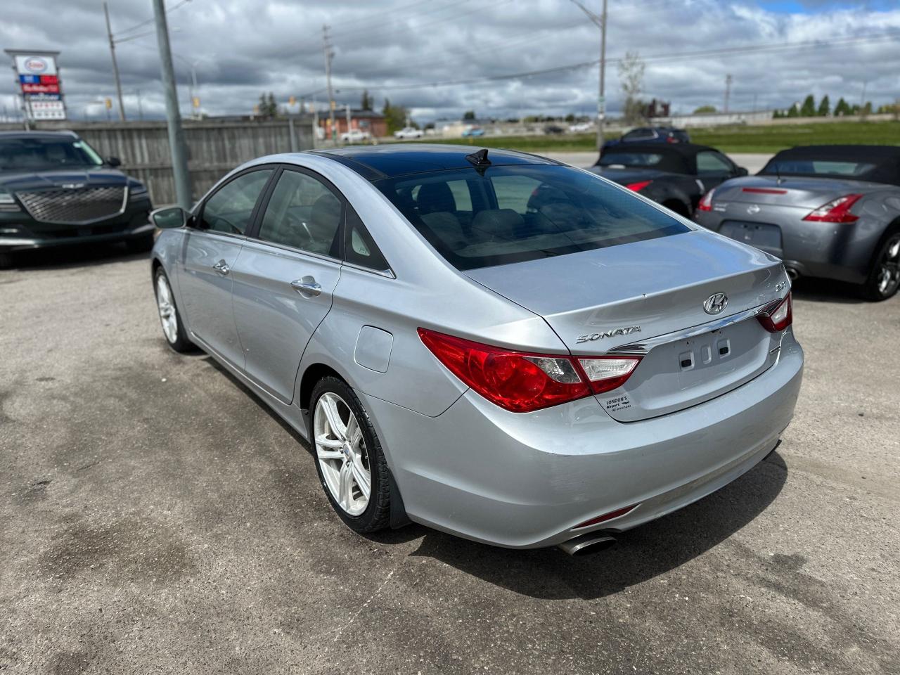 2012 Hyundai Sonata LIMITED, NAVI, SUNROOF, ALLOYS, LEATHER, 1 OWNER, - Photo #3