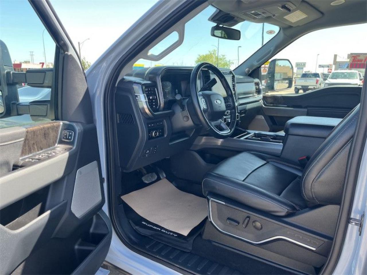 2024 Ford F-350 Super Duty - Low Mileage Photo5