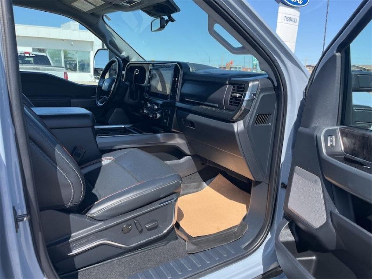 2024 Ford F-350 Super Duty - Low Mileage Photo5