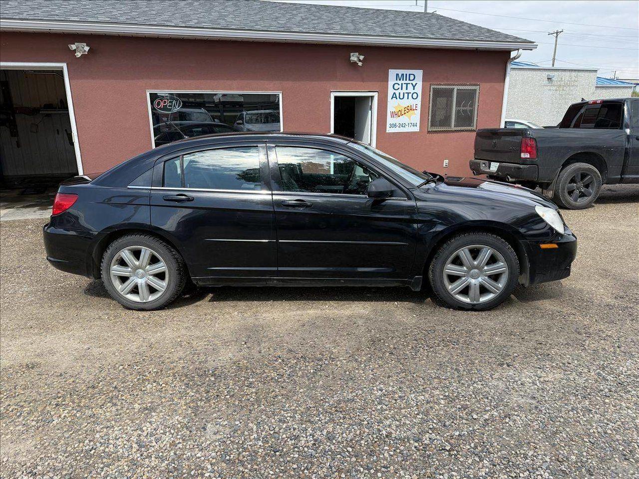 Used 2010 Chrysler Sebring Sedan Limited for sale in Saskatoon, SK