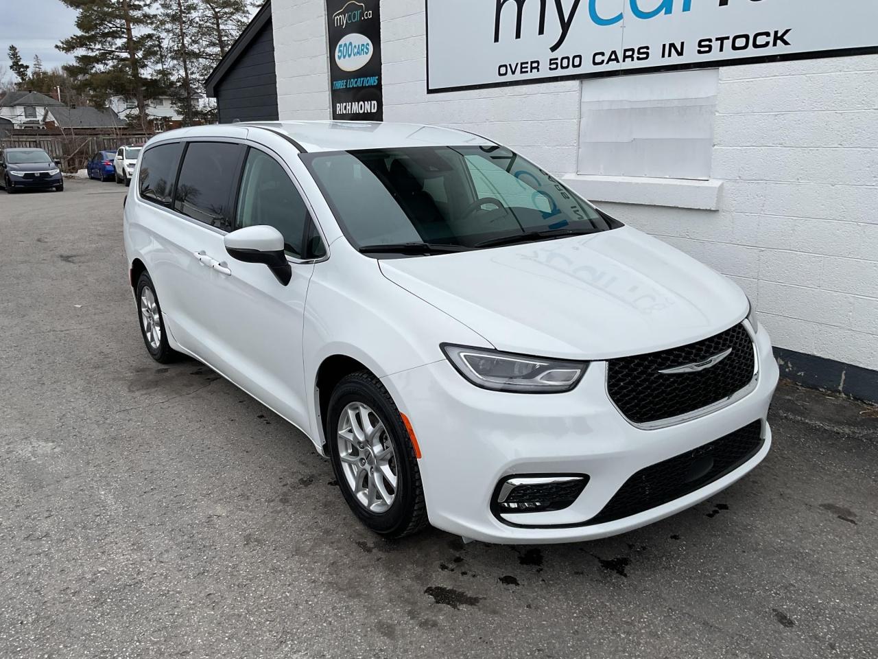 Used 2023 Chrysler Pacifica Touring-L 3.6L TOURING!!! BACKUP CAM. BLUETOOTH. A/C. CRUISE. PWR GROUP. PERFECT FOR THE WHOLE FAMILY!!! for sale in North Bay, ON