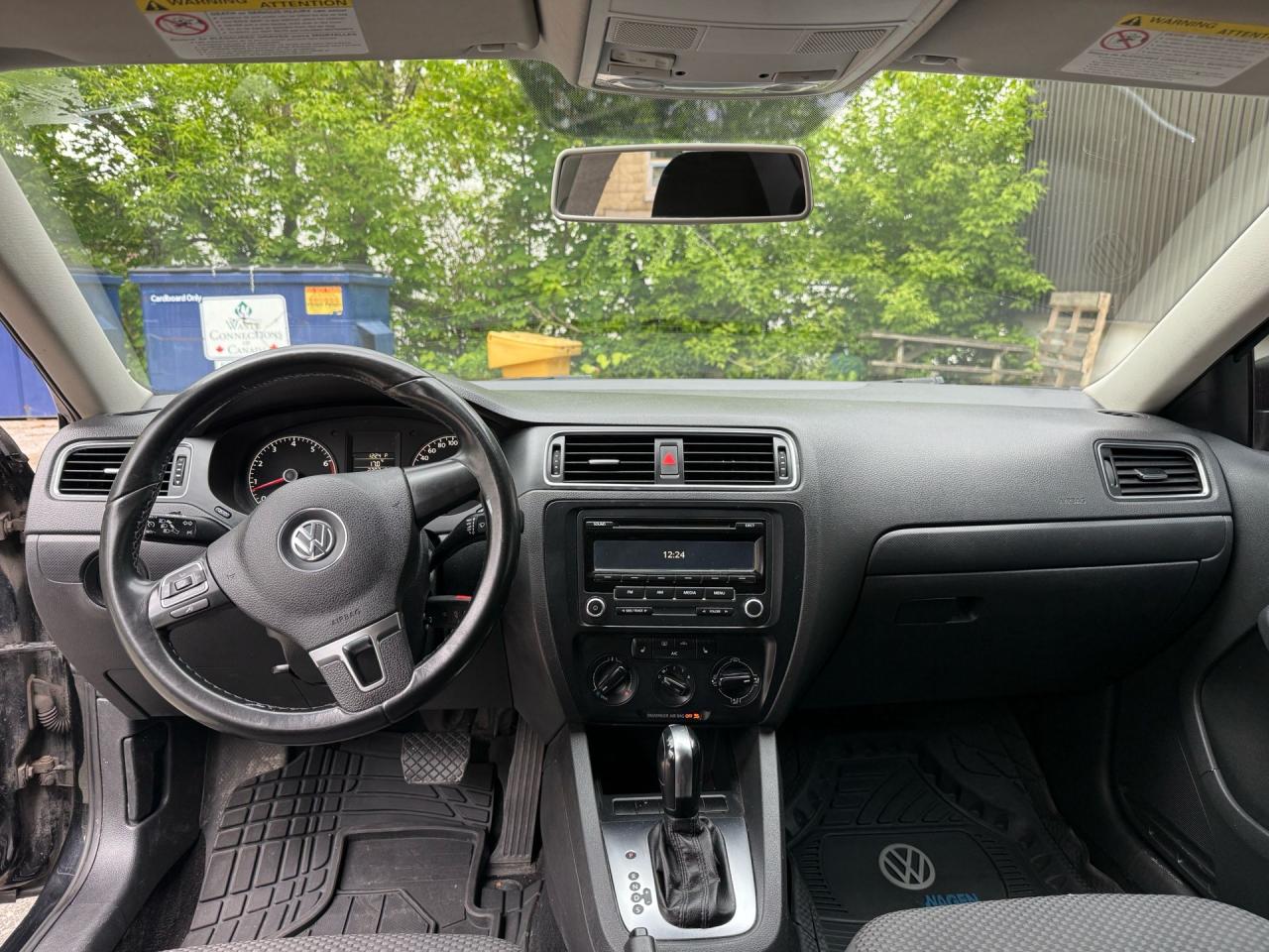 2013 Volkswagen Jetta 4dr 2.0L Auto Trendline *Ltd Avail* - Photo #12