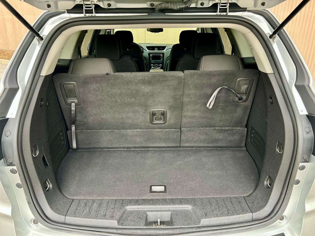 2015 Chevrolet Traverse LT - Photo #11