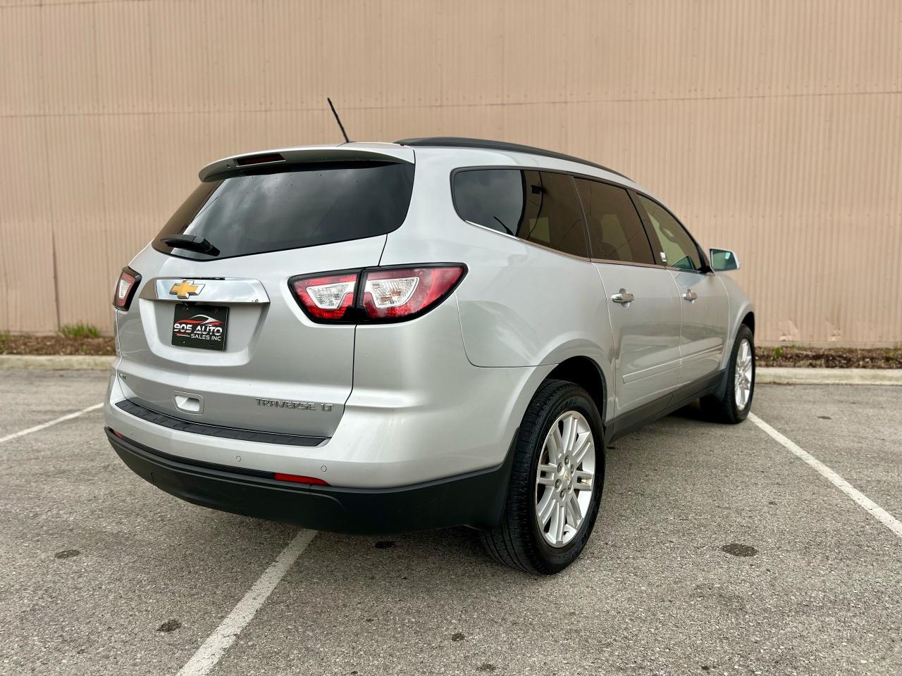 2015 Chevrolet Traverse LT - Photo #4