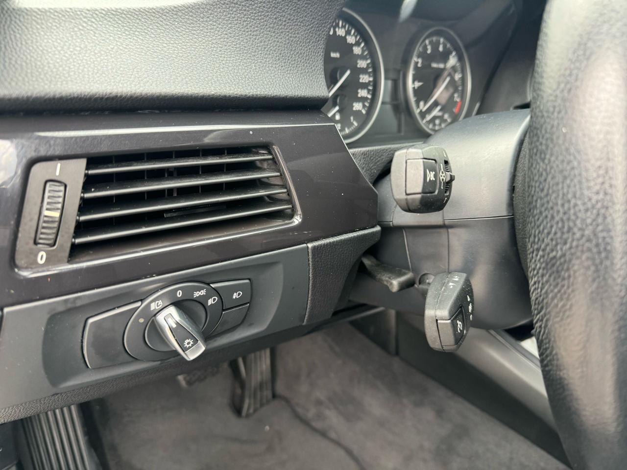 2011 BMW 3 Series 328i xDrive Executive Edition - Photo #17