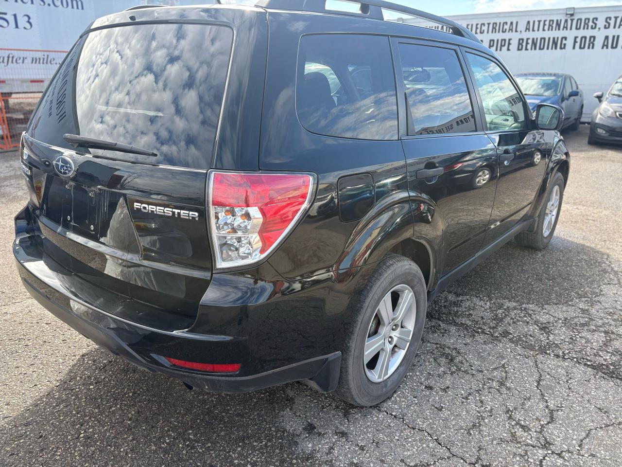 2011 Subaru Forester X Convenience - Photo #10