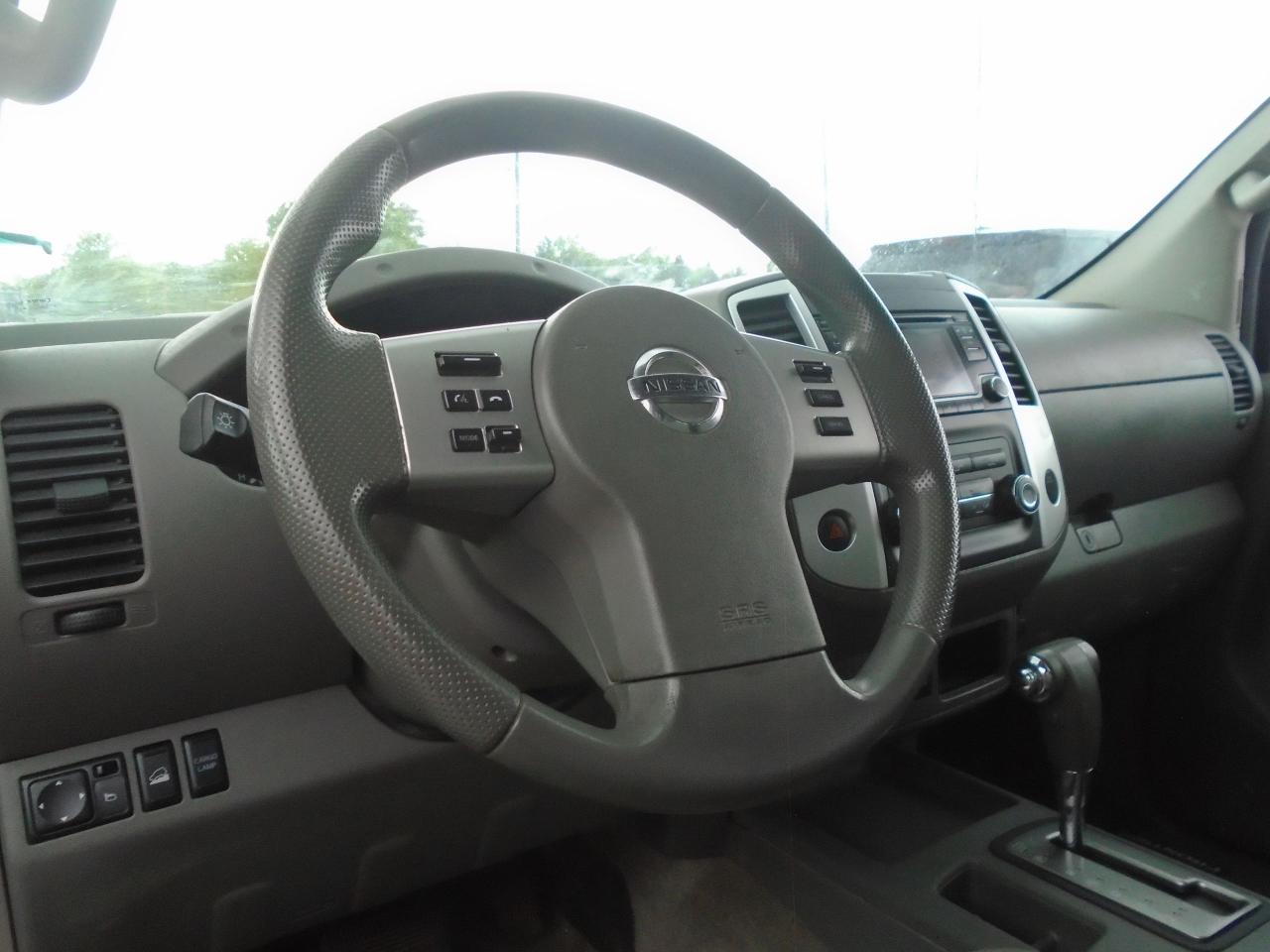 2015 Nissan Frontier 4WD Crew CAB LWB Auto SV - Photo #11