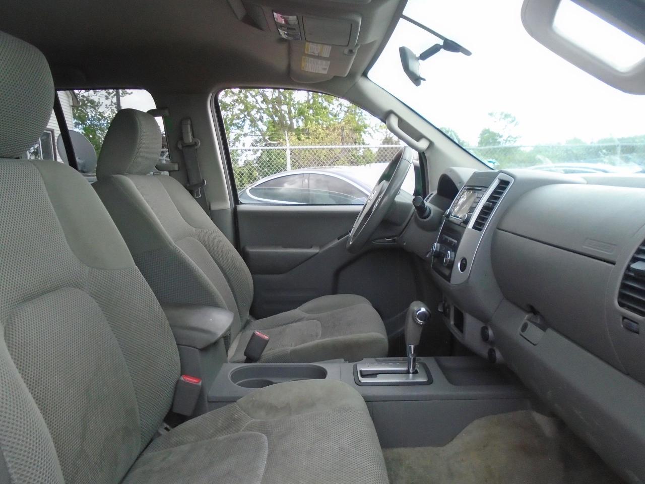 2015 Nissan Frontier 4WD Crew CAB LWB Auto SV - Photo #19