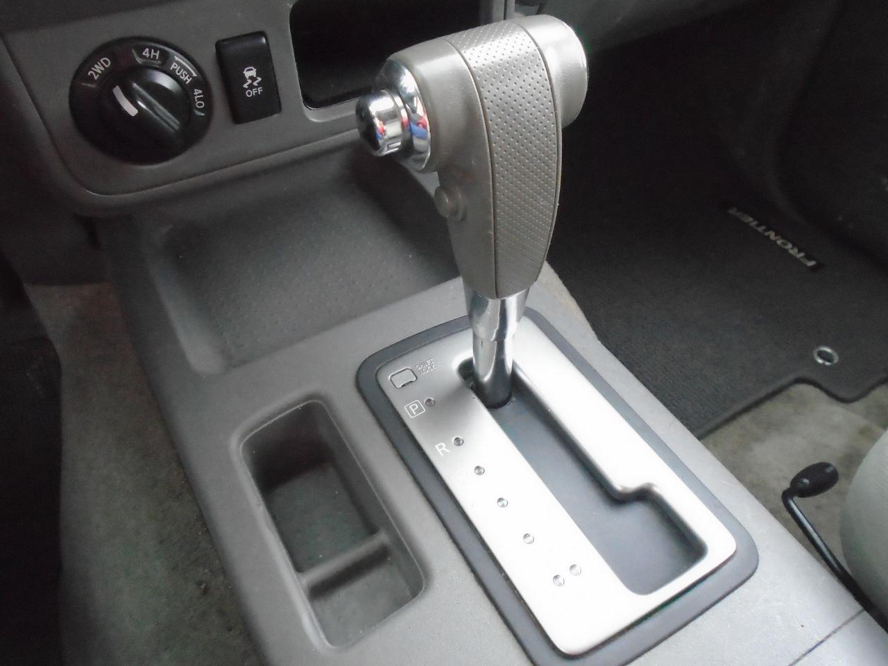 2015 Nissan Frontier 4WD Crew CAB LWB Auto SV - Photo #17