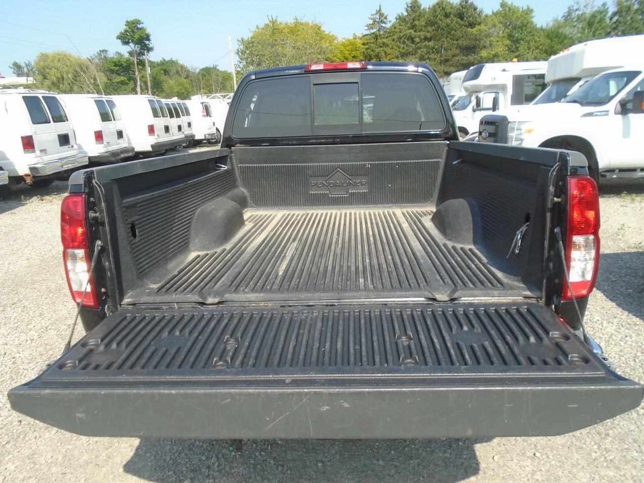 2015 Nissan Frontier 4WD Crew CAB LWB Auto SV - Photo #9