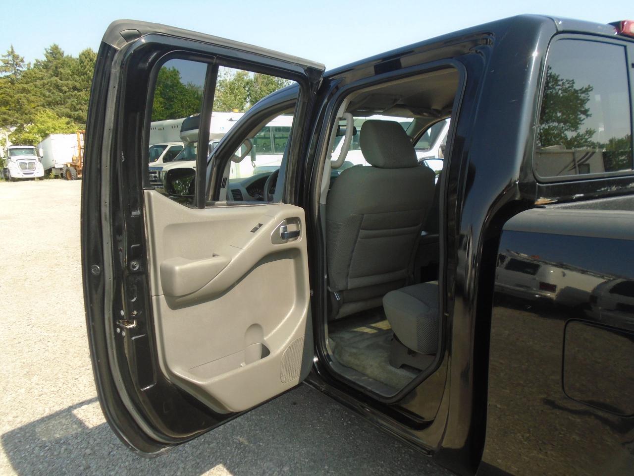 2015 Nissan Frontier 4WD Crew CAB LWB Auto SV - Photo #19