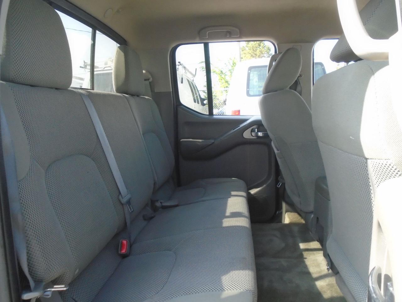 2015 Nissan Frontier 4WD Crew CAB LWB Auto SV - Photo #23