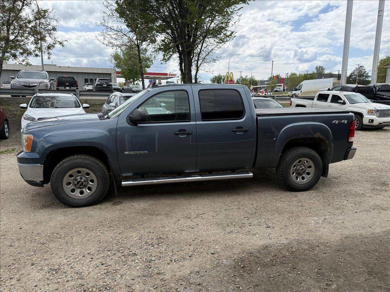 Used 2011 GMC Sierra 1500 SL CREW 4WD for sale in Saskatoon, SK