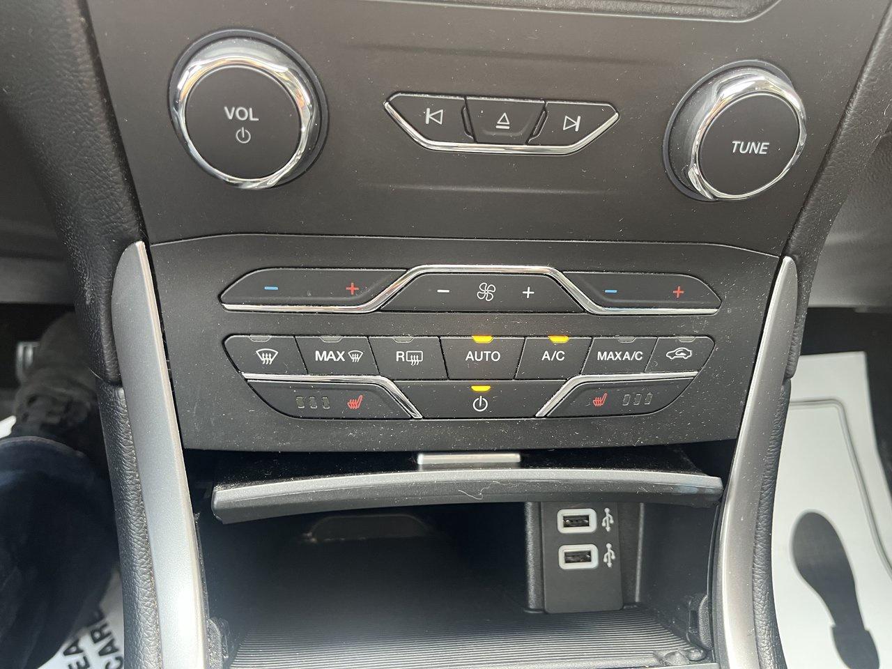 2018 Ford Edge SEL Photo