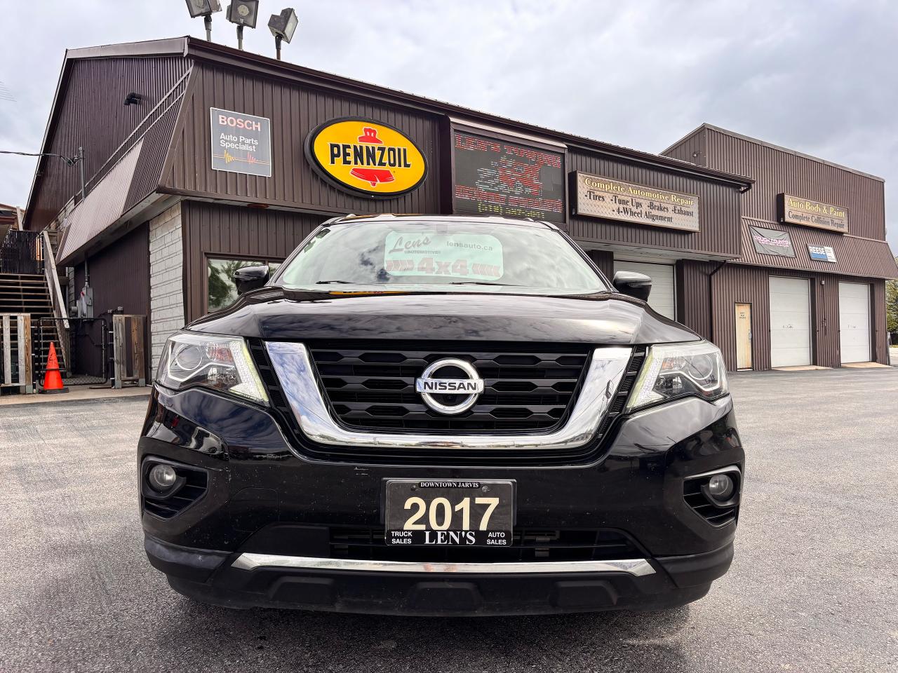 2017 Nissan Pathfinder Warranty Available! Fully Financeable!