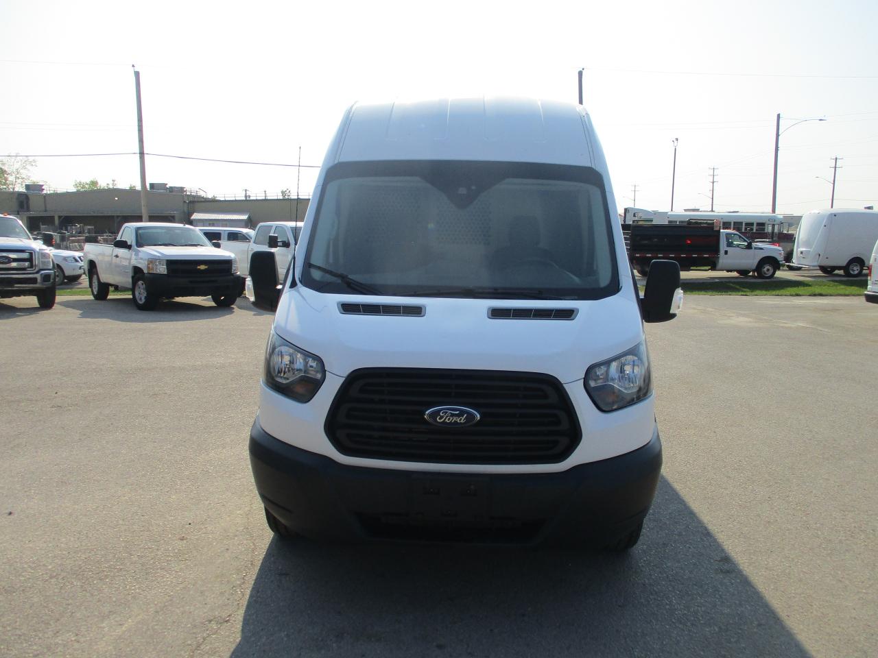 2018 Ford Transit  - Photo #2