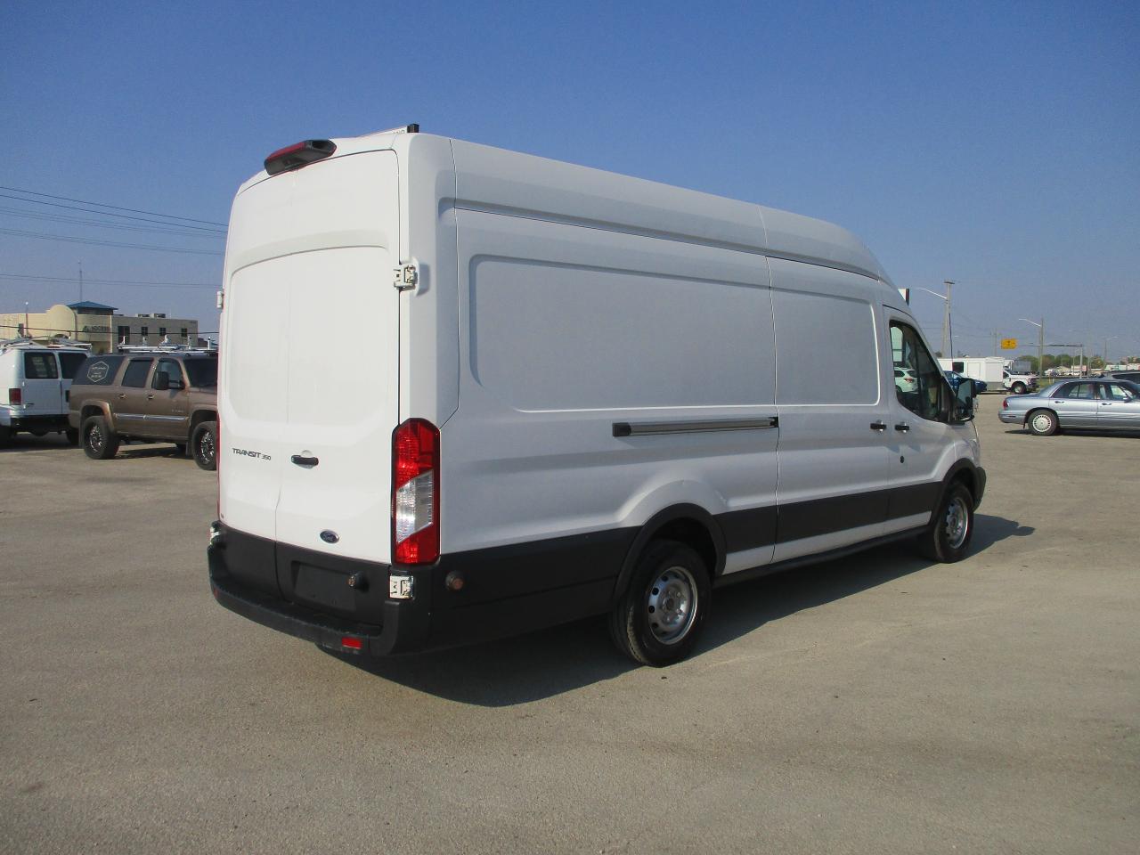 2018 Ford Transit  - Photo #3