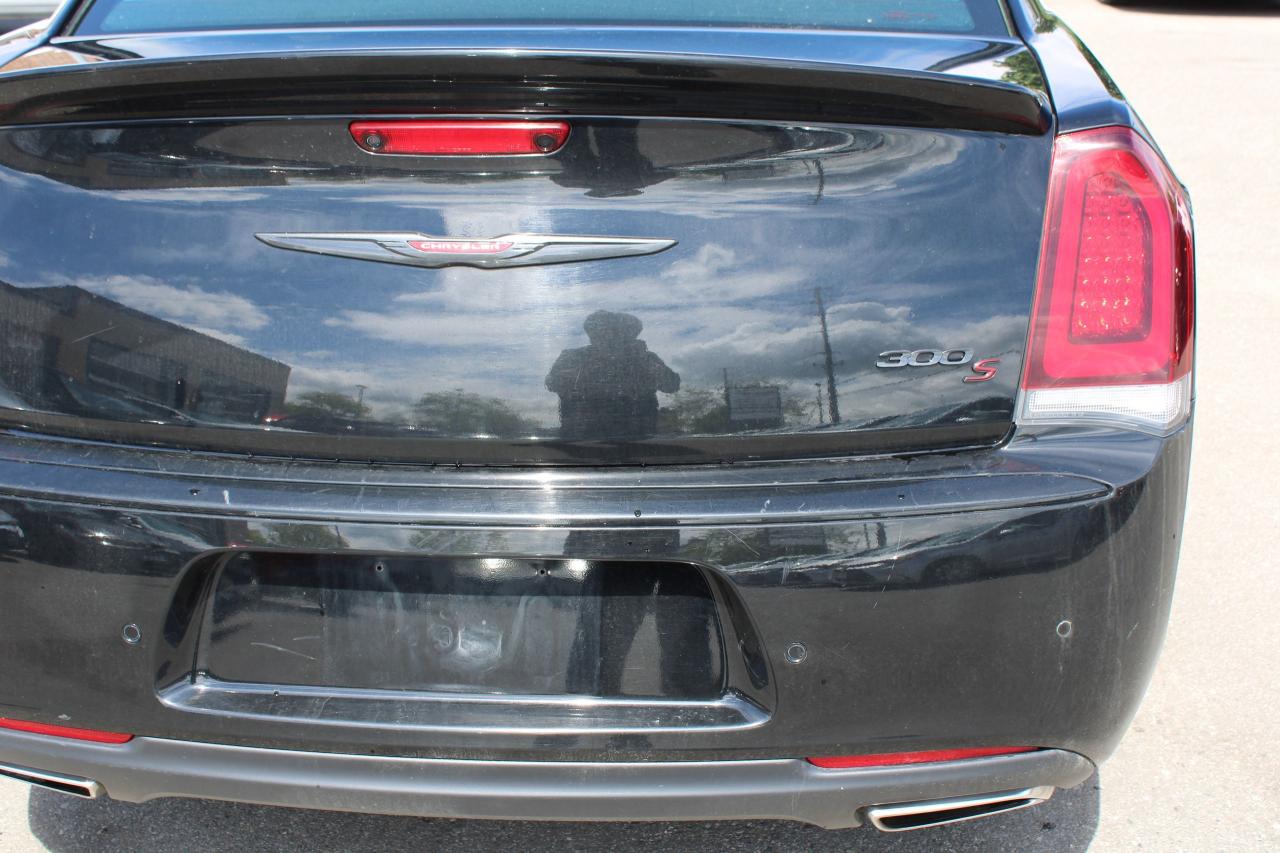 2023 Chrysler 300 300S - Photo #7