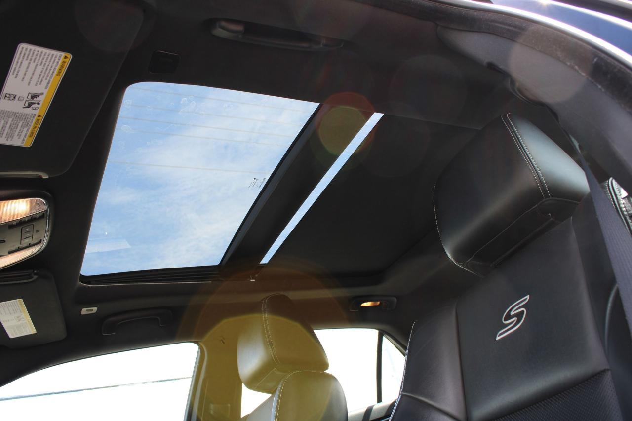 2023 Chrysler 300 300S - Photo #12