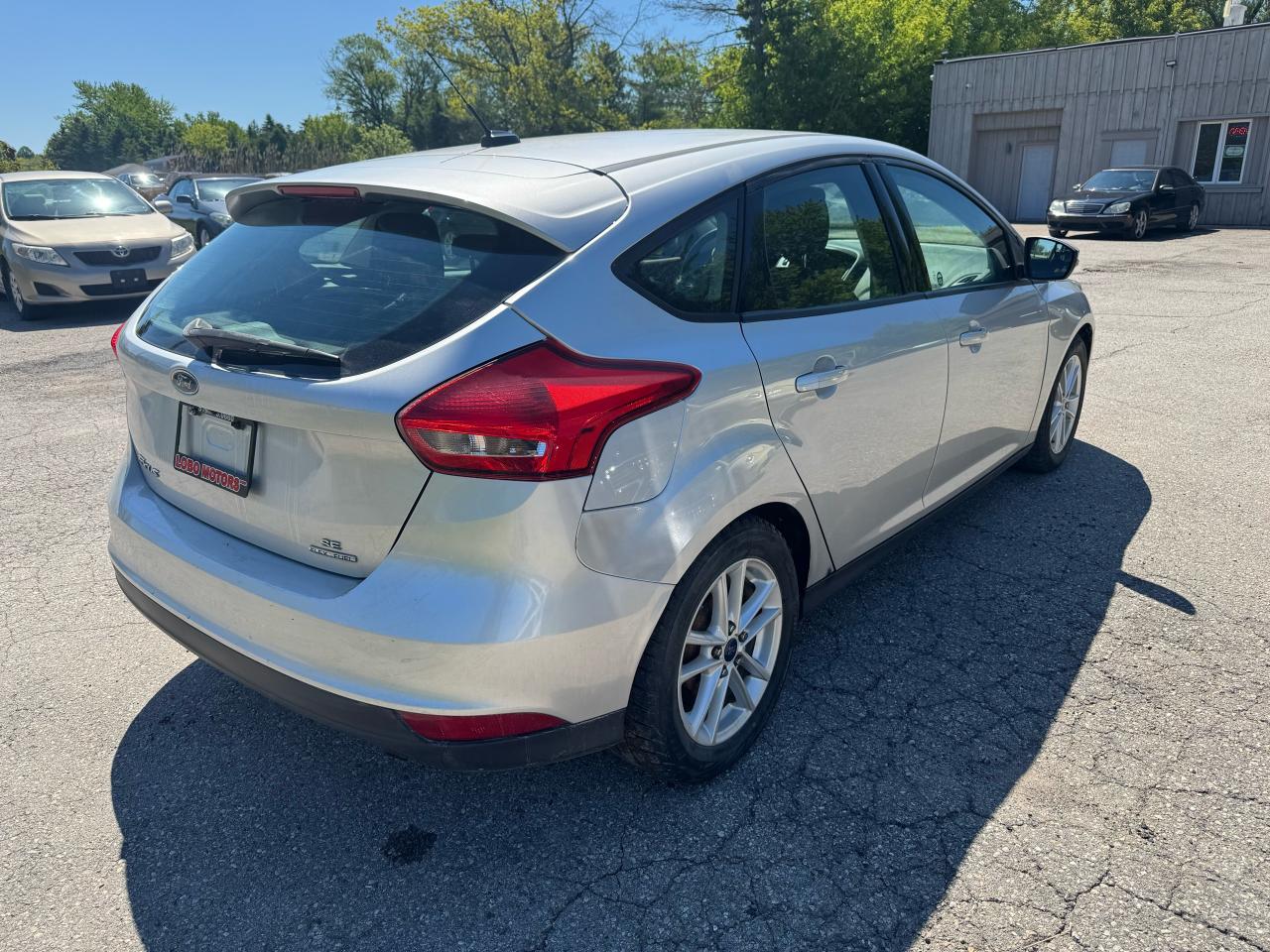2016 Ford Focus SE Photo2