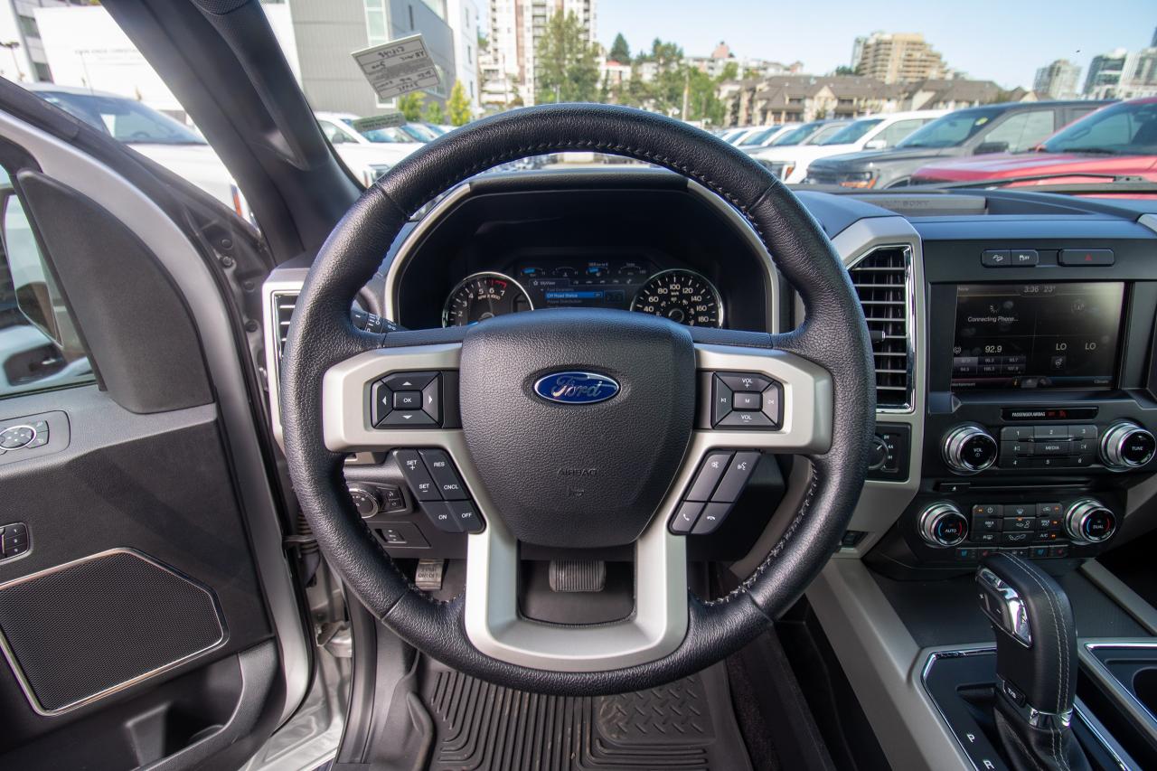 2015 Ford F-150 4WD SUPERCREW 145" LARIAT Photo5